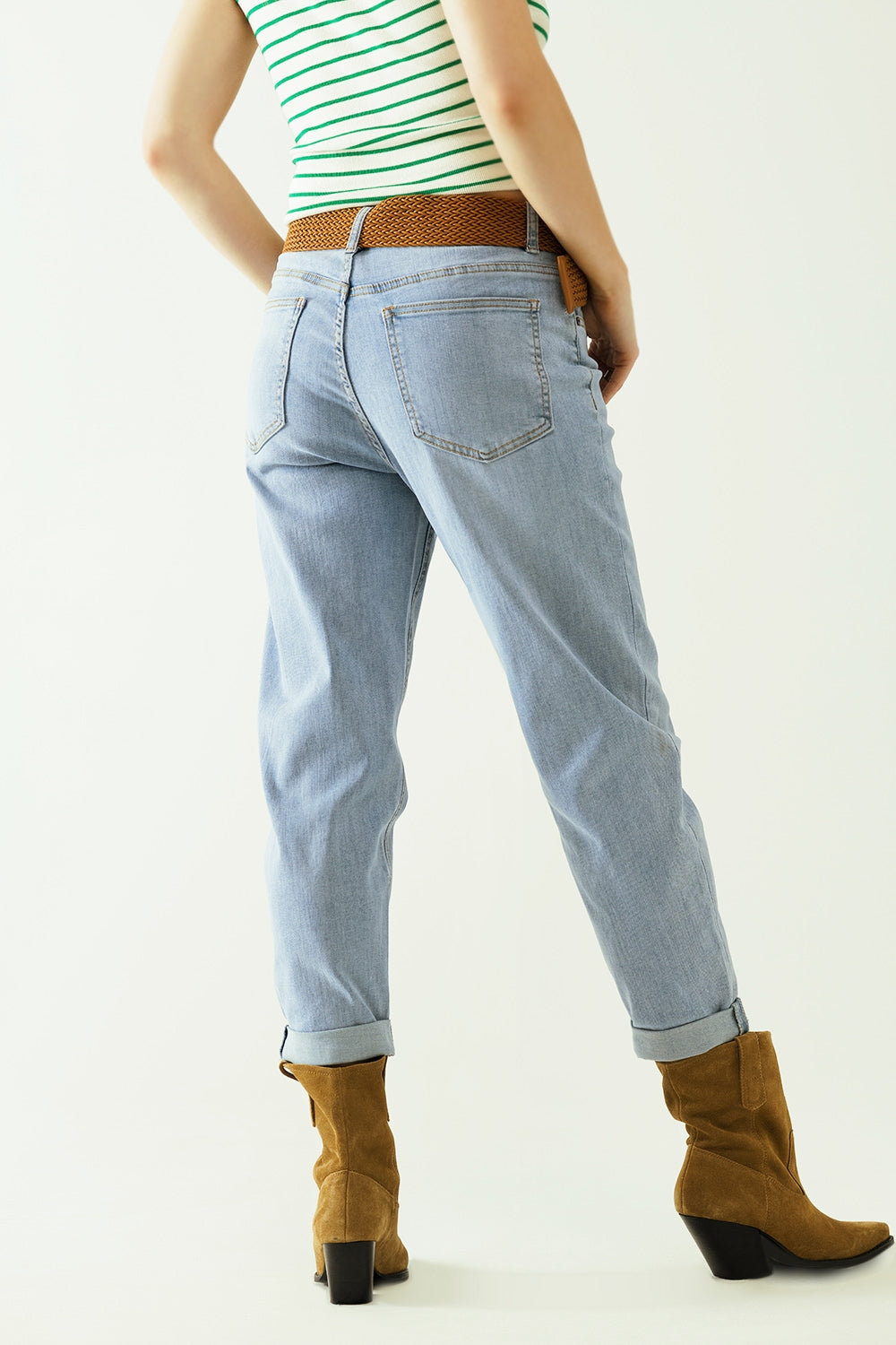 Boyfriend Light Blue Jeans With Stitching Details On The Edges