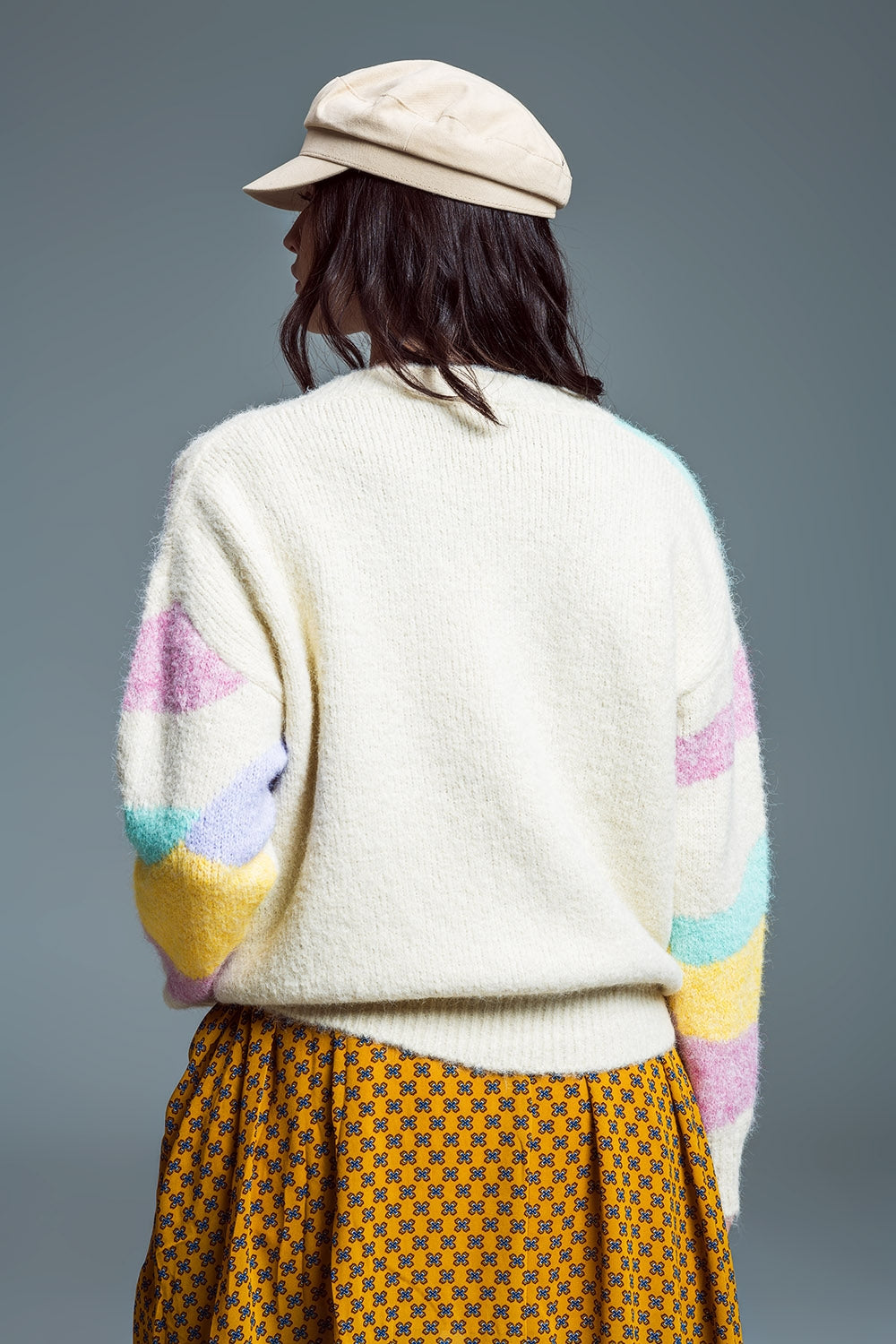 Relaxed V-Neckline Sweater Beige With Abstract Stripes In Pastel Colors